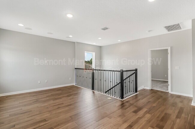 Building Photo - 30053 Island Club Dr