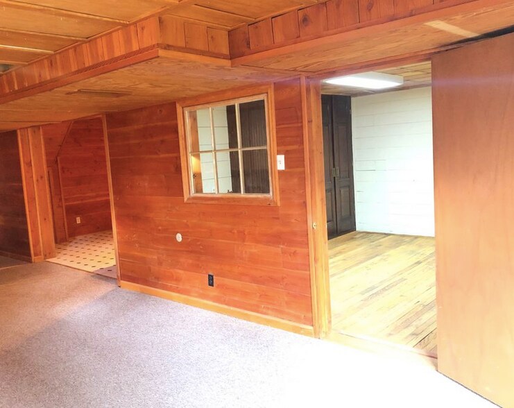 Building Photo - 27 Van Kirk Rd