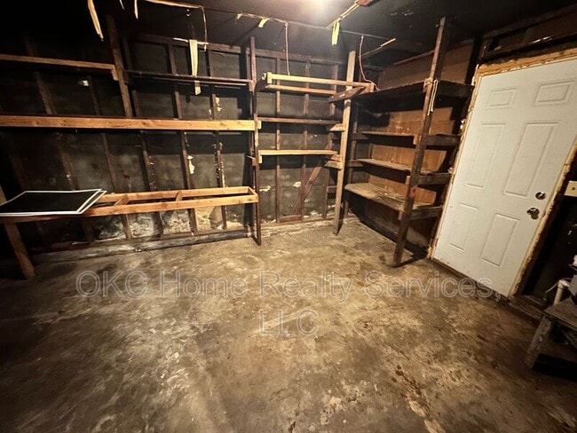 Building Photo - 804 E Steed Dr