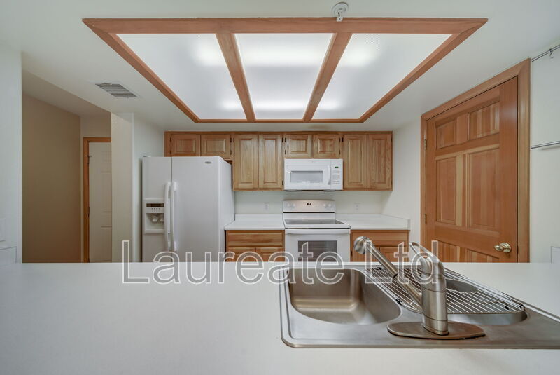 Building Photo - 23597 Genesee Village Rd