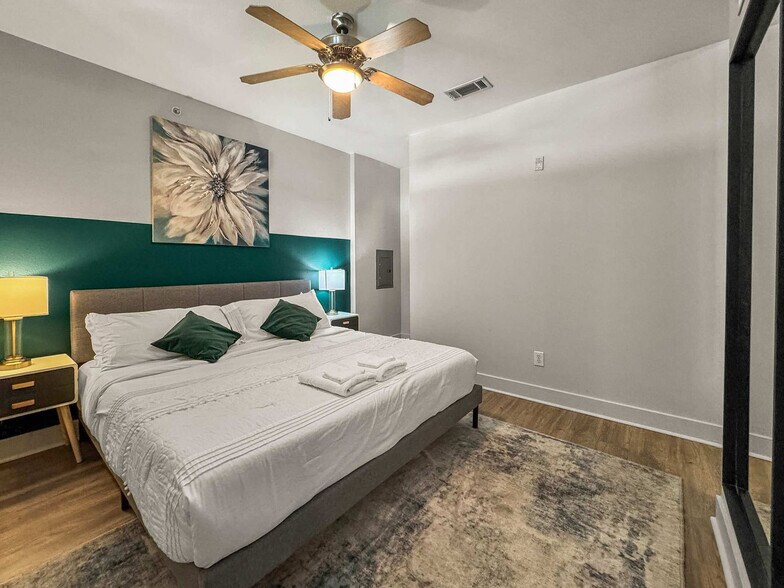 Building Photo - 2901 Indiana St