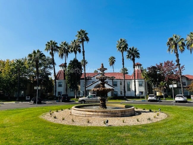 Building Photo - 8153 N Cedar Ave