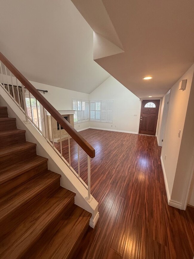 Building Photo - Gorgeous and Upgraded 4 Bed, 2.5 Bath Two-Story in Villa Portofino!