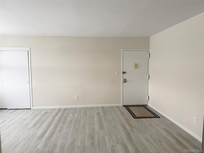 Building Photo - 3 Toms Point Ln