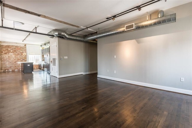 Building Photo - 909 Texas St