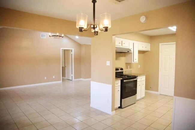 Building Photo - 2327 Shadbury Ct