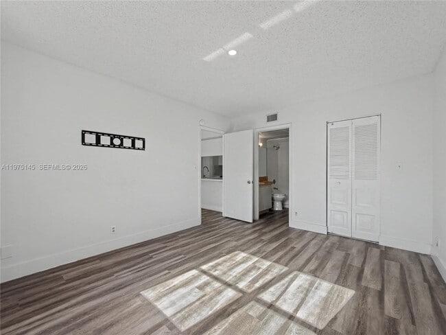 Building Photo - 8120 Geneva Ct