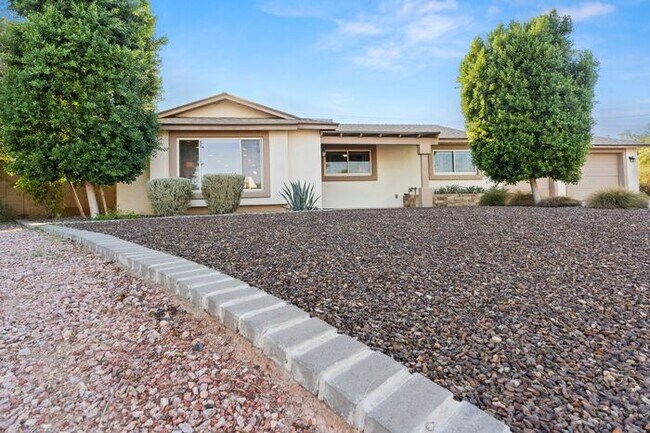 Building Photo - 3 Bedroom/ 2Bath in Heart of Scottsdale!!
