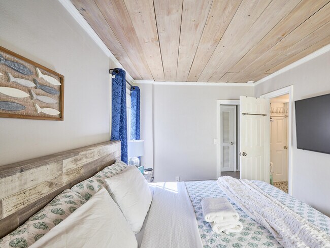 Building Photo - 1214 E Atlantic Ave