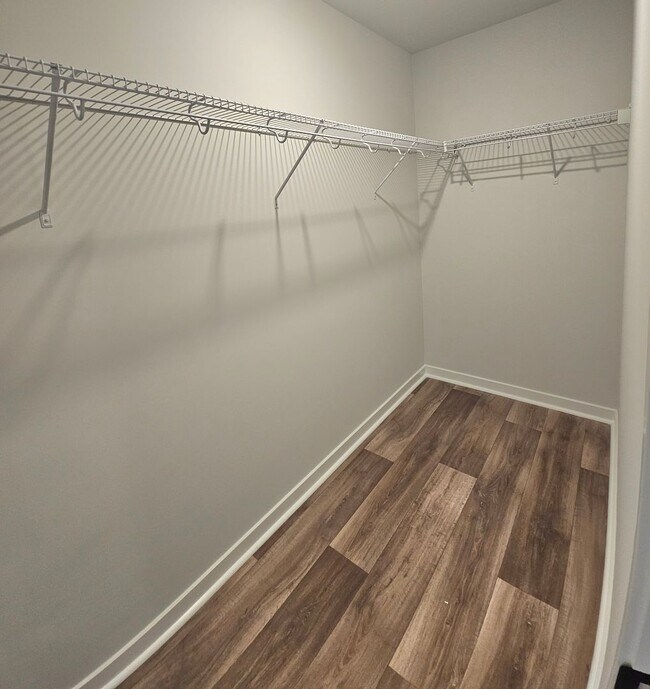 Building Photo - 332 Pleasant Vly Dr
