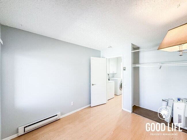 Building Photo - 8754 Wahl St