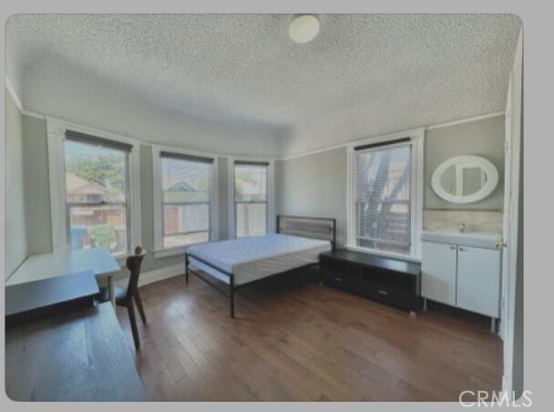 Building Photo - 1222 W 35th St