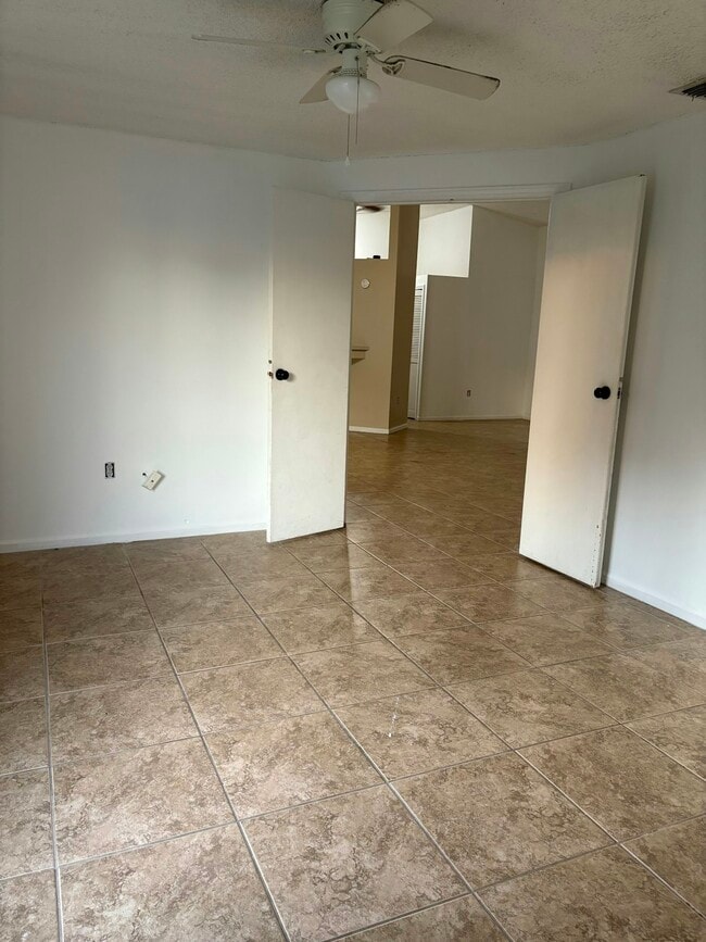 Building Photo - 1310 Altamont Ave NE