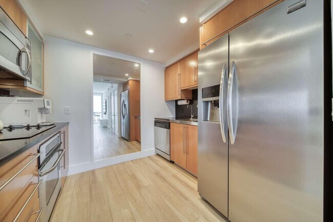 Building Photo - 6365 Collins Ave