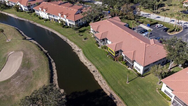 Building Photo - 5630 Golf Pointe Dr