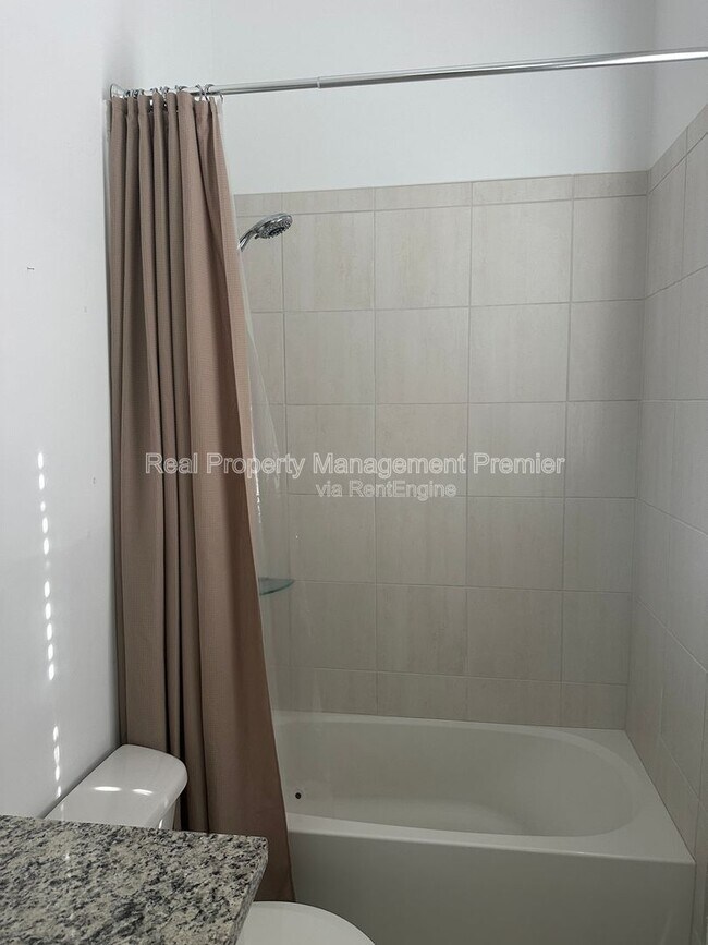 Building Photo - 11718 Ct-13