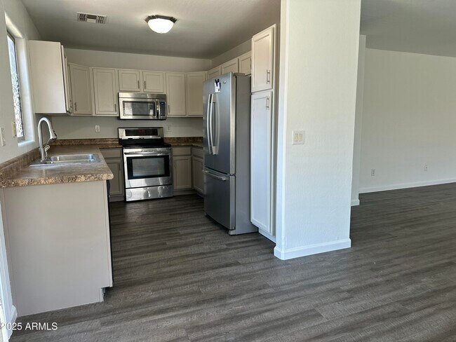 Building Photo - 25055 W Dove Trail