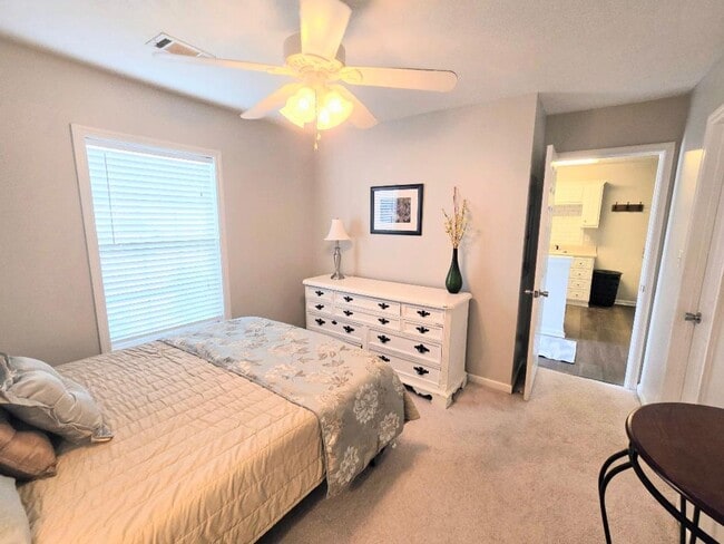 Building Photo - 7112 Belize Dr