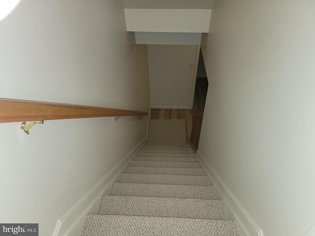 Building Photo - 1926 Thomas Run Cir