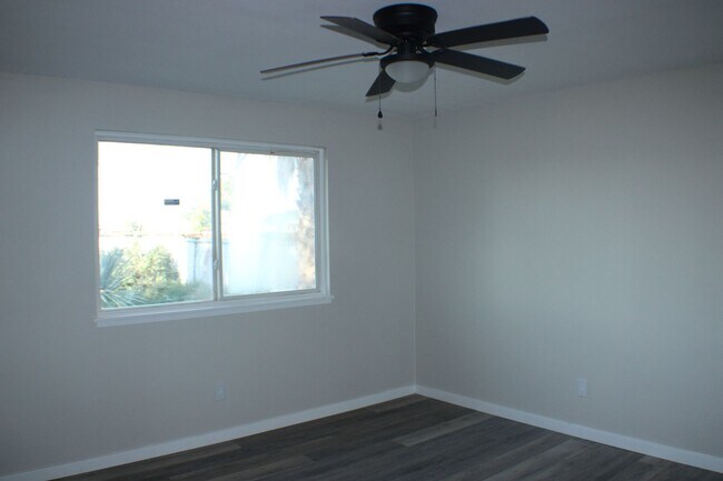 Building Photo - Beautiful Rental with Fireplace, Granite Counters & Relaxing Backyard