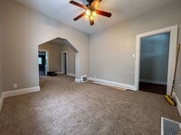 Building Photo - 2 Bedroom / 1 Bath Home off 15th and Martha with Off Street Parking!