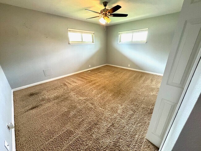 Building Photo - Spacious McAlester Home with Workshop Acce...