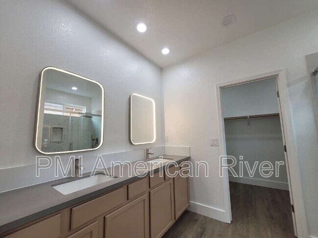 Building Photo - 4265 Thalia Way