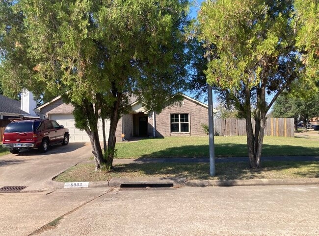 Building Photo - 6902 Oakmantle Dr