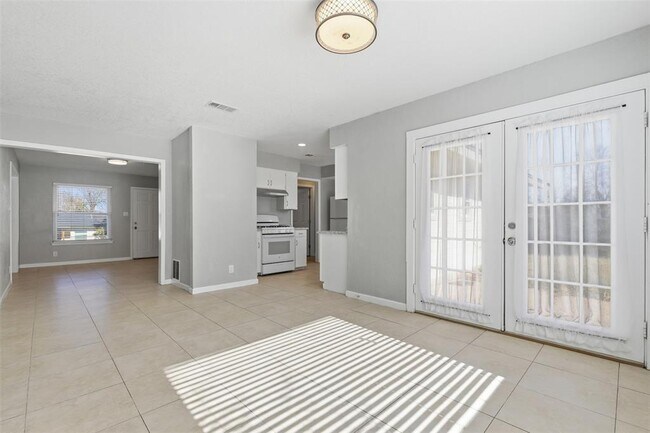 Building Photo - 1103 Floradale Dr