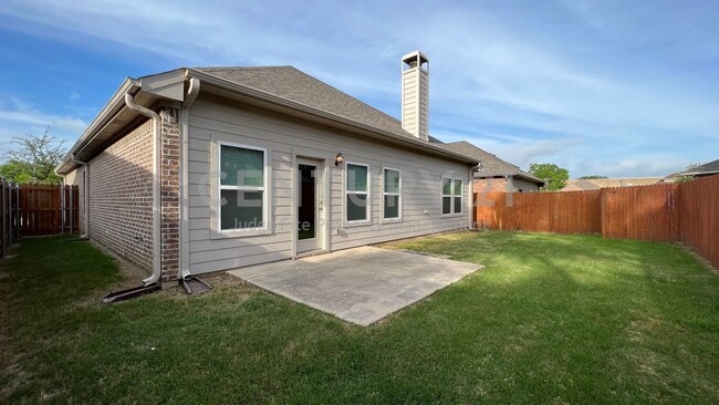 Building Photo - Wonderful 3/2.5/2 in Fantastic Lake Dallas Location For Rent!