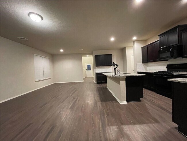 Building Photo - 109 Miles Dr