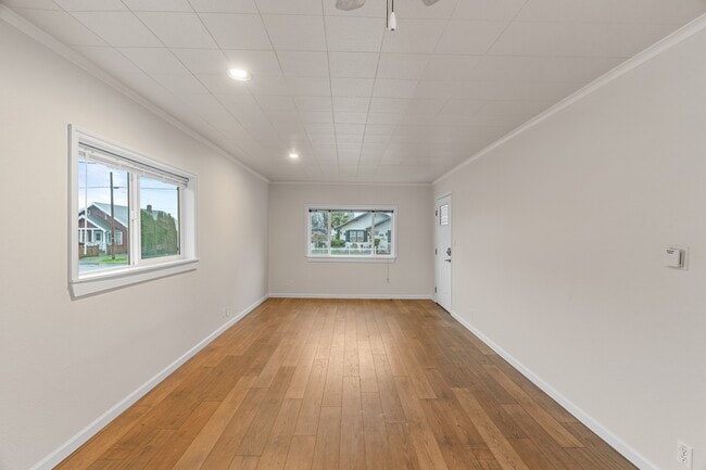 Building Photo - 208 S Chehalis St