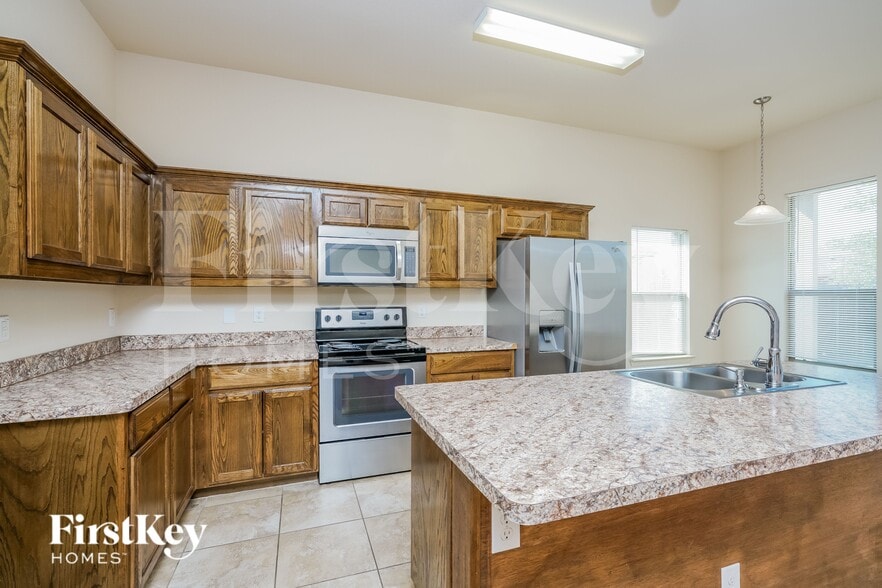 Building Photo - 1223 Jewel Ln