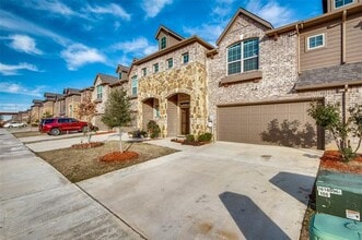 Building Photo - 4415 Samarth St