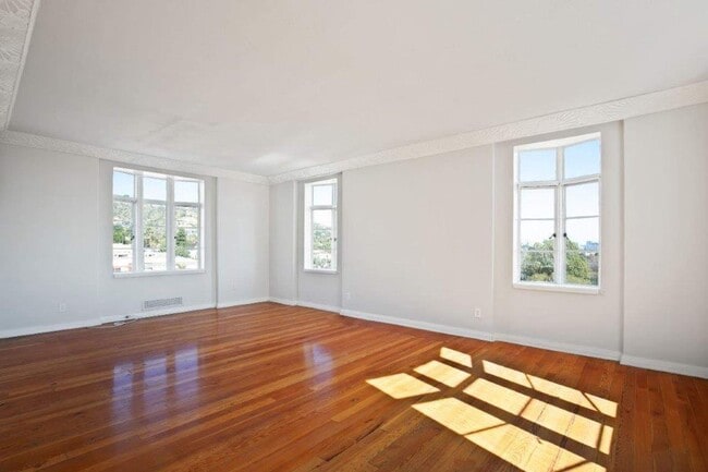 Building Photo - 1314 Hayworth Ave