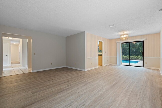 Building Photo - Charming 4-Bedroom Home with Pool on Large Lot in Longwood!