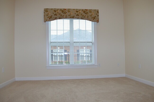 Building Photo - 210 Baines Ct