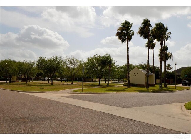 Building Photo - 4410 Santa Fabiola St