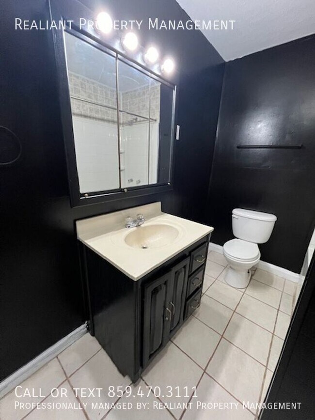 Building Photo - 505 Broadway-