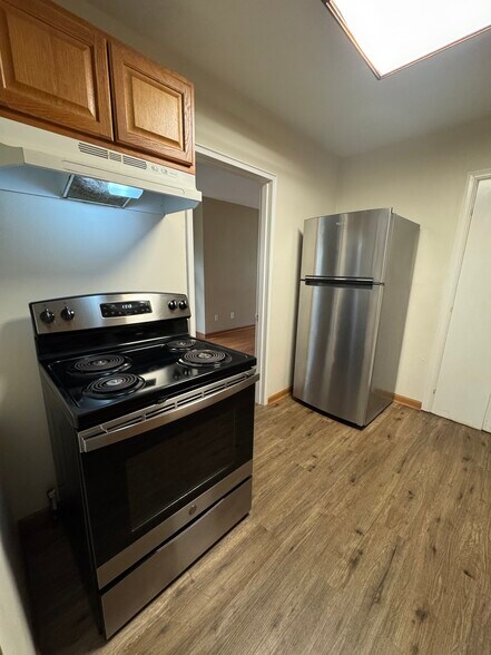 Kitchen - 4235 Chester Dr