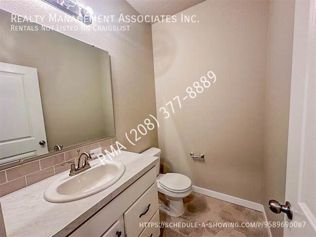 Building Photo - 412 N Traquair Ln