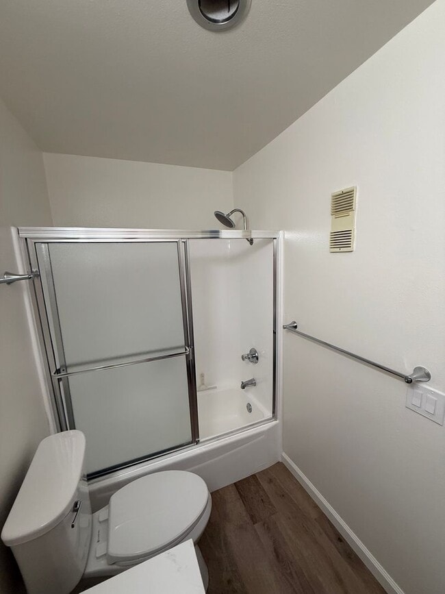 Building Photo - Beautiful Condo on the Beach - Surfside II...