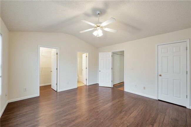 Building Photo - 950 Parkway Rd