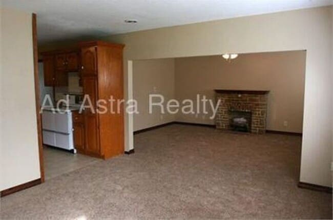 Building Photo - Updated 3 Bed 1 Bath Home in KCMO-Availabl...