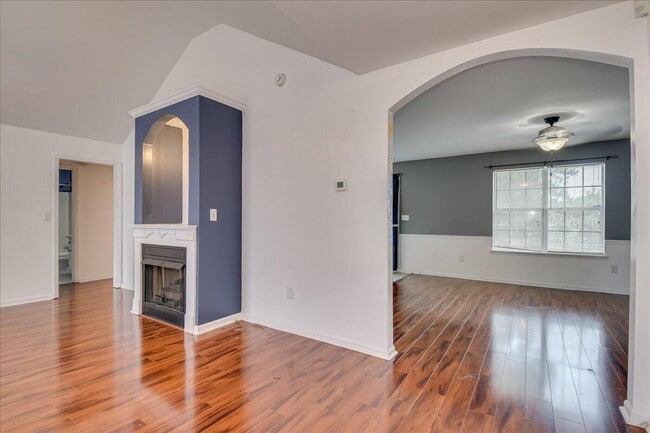 Building Photo - 1327 Apache Tr