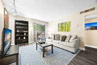 Building Photo - 1700 SW 16th Ct