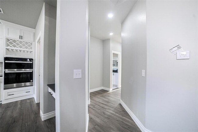 Building Photo - 4715 White Tail Ct