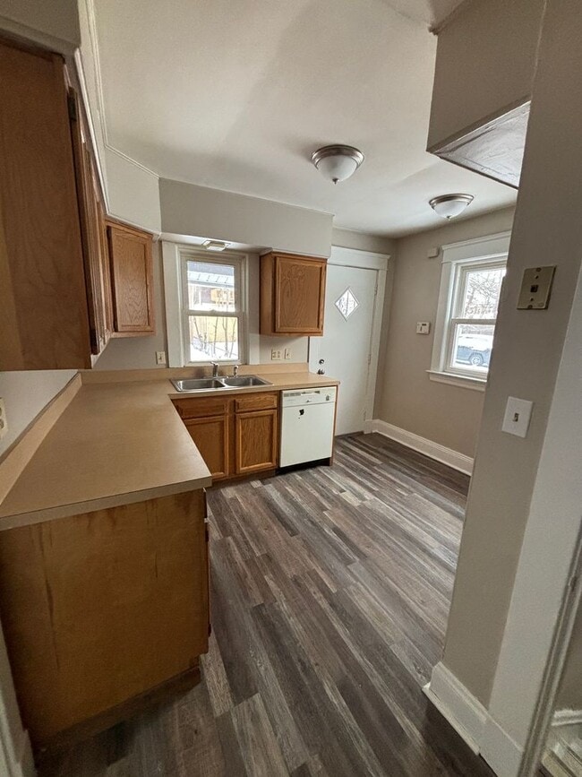 Building Photo - 847 Nela View Rd