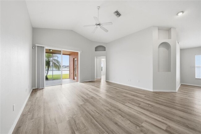 Building Photo - 31202 Baclan Dr