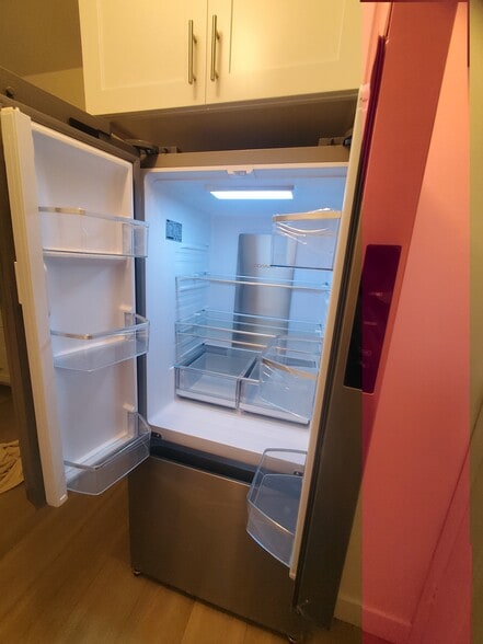 Building Photo - 13529 Burbank Blvd